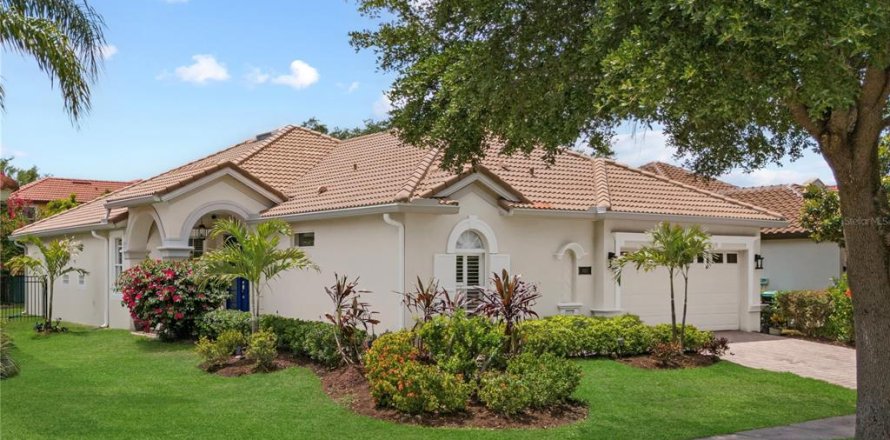 House in Windermere, Florida 4 bedrooms, 199.28 sq.m. № 1813256
