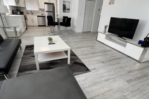 Propiedad comercial en alquiler en Dania Beach, Florida, 2 dormitorios, 94.39 m2 № 1207349 - foto 1