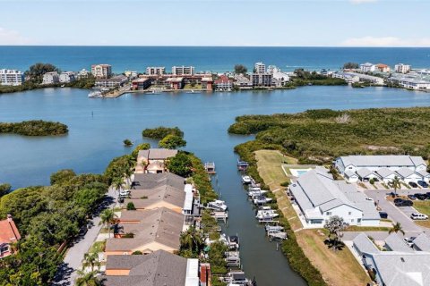House in Seminole, Florida 2 bedrooms, 111.95 sq.m. № 2094145