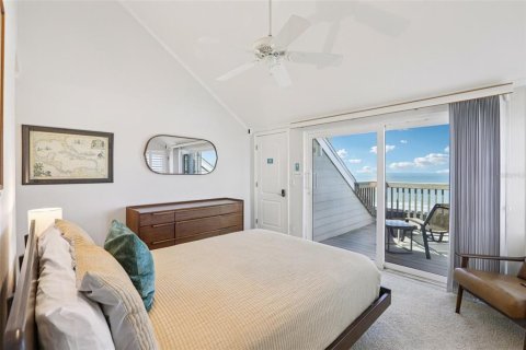 Townhouse in Indian Shores, Florida 2 bedrooms, 107.95 sq.m. № 2204528 - photo 22