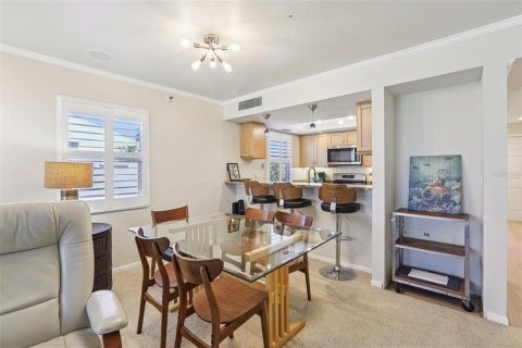 Townhouse in Indian Shores, Florida 2 bedrooms, 107.95 sq.m. № 2204528 - photo 14