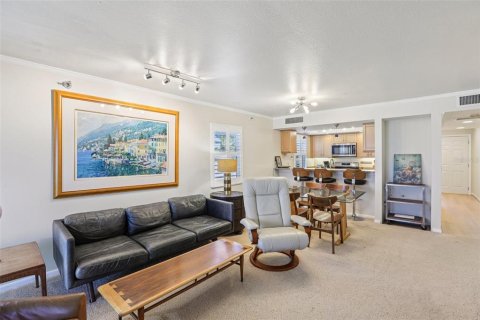 Townhouse in Indian Shores, Florida 2 bedrooms, 107.95 sq.m. № 2204528 - photo 16