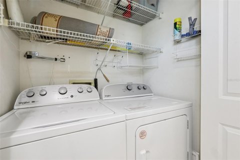 Townhouse in Indian Shores, Florida 2 bedrooms, 107.95 sq.m. № 2204528 - photo 28