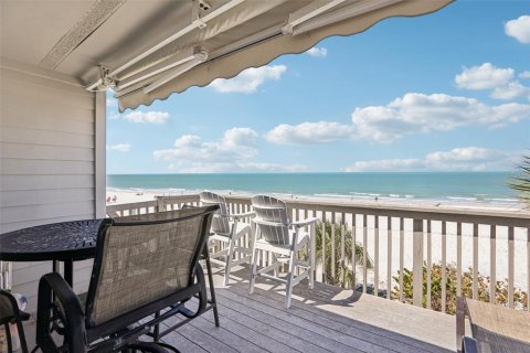 Townhouse in Indian Shores, Florida 2 bedrooms, 107.95 sq.m. № 2204528 - photo 29