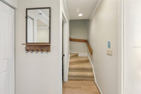 Townhouse in Indian Shores, Florida 2 bedrooms, 107.95 sq.m. № 2204528 - photo 7