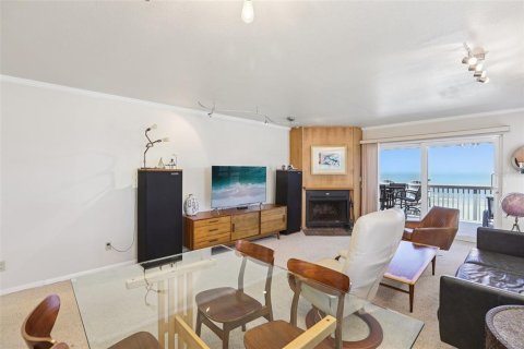 Townhouse in Indian Shores, Florida 2 bedrooms, 107.95 sq.m. № 2204528 - photo 18