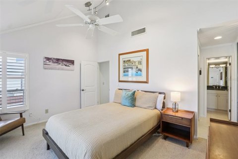 Townhouse in Indian Shores, Florida 2 bedrooms, 107.95 sq.m. № 2204528 - photo 21