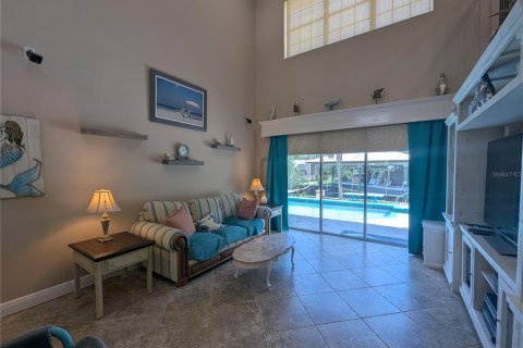 Casa en venta en Crystal River, Florida, 3 dormitorios, 275.92 m2 № 2312756 - foto 8