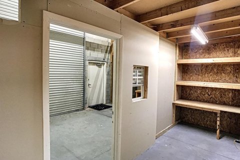 Immobilier commercial à louer à Sanford, Floride: 50.82 m2 № 2127884 - photo 5