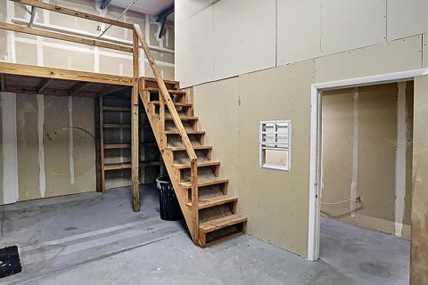Immobilier commercial à louer à Sanford, Floride: 50.82 m2 № 2127884 - photo 6