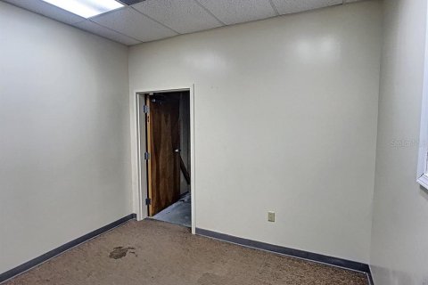 Immobilier commercial à louer à Sanford, Floride: 50.82 m2 № 2127884 - photo 8