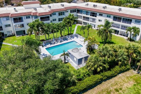 Condominio en venta en Deerfield Beach, Florida, 2 dormitorios, 92.9 m2 № 1985631 - foto 24