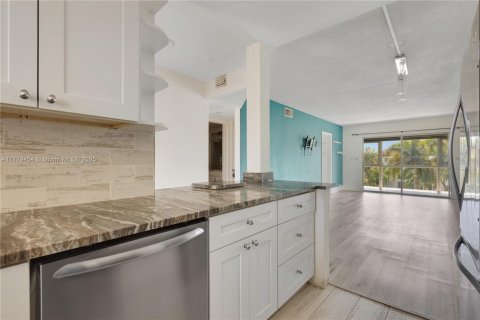 Condominio en venta en Deerfield Beach, Florida, 2 dormitorios, 92.9 m2 № 1985631 - foto 7