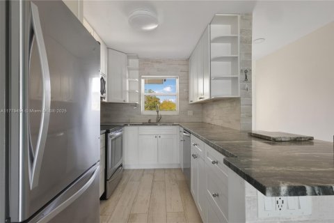 Condominio en venta en Deerfield Beach, Florida, 2 dormitorios, 92.9 m2 № 1985631 - foto 6