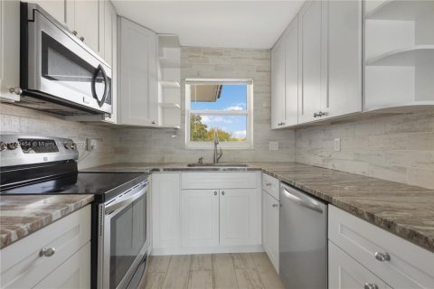 Condominio en venta en Deerfield Beach, Florida, 2 dormitorios, 92.9 m2 № 1985631 - foto 9