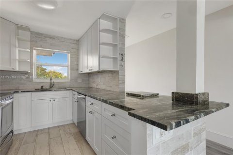 Condominio en venta en Deerfield Beach, Florida, 2 dormitorios, 92.9 m2 № 1985631 - foto 8