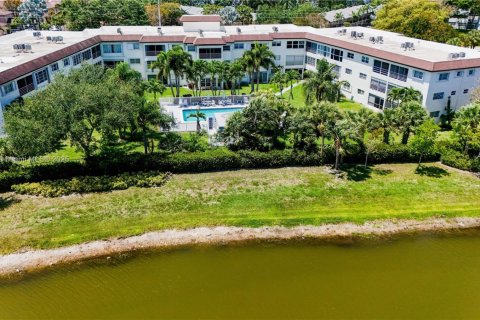 Condominio en venta en Deerfield Beach, Florida, 2 dormitorios, 92.9 m2 № 1985631 - foto 25