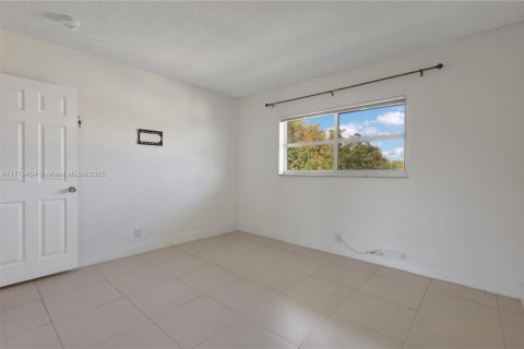 Condominio en venta en Deerfield Beach, Florida, 2 dormitorios, 92.9 m2 № 1985631 - foto 13