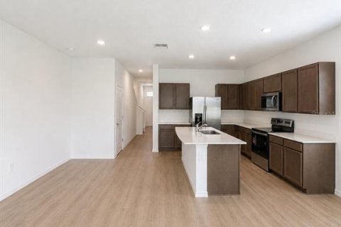 Touwnhouse à louer à Wesley Chapel, Floride: 3 chambres, 163.42 m2 № 2388194 - photo 3