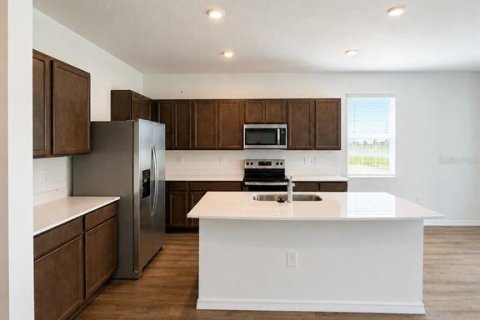 Touwnhouse à louer à Wesley Chapel, Floride: 3 chambres, 163.42 m2 № 2388194 - photo 2