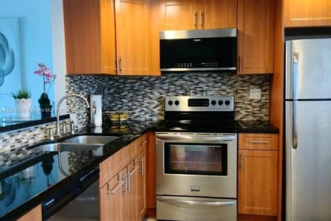 Condo in North Miami Beach, Florida, 1 bedroom  № 1936261 - photo 8