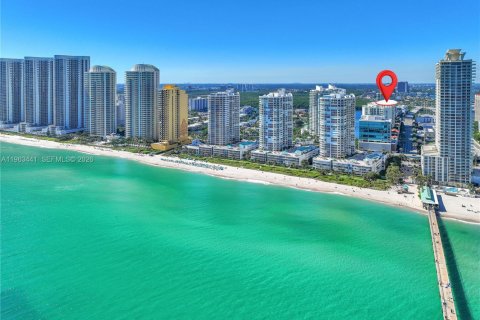 Condo in Sunny Isles Beach, Florida, 4 bedrooms № 2032477 - photo 15