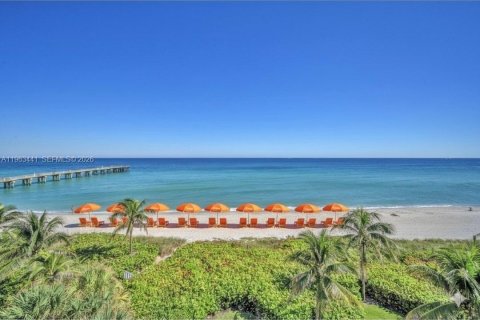 Condo in Sunny Isles Beach, Florida, 4 bedrooms № 2032477 - photo 16