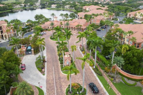 Copropriété à louer à Miramar, Floride: 1 chambre, 67.17 m2 № 1983481 - photo 2