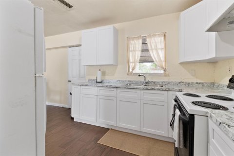 Villa ou maison à vendre à Lauderhill, Floride: 4 chambres, 130.06 m2 № 2083554 - photo 8