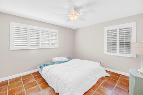 House in Treasure Island, Florida 3 bedrooms, 184.32 sq.m. № 2099408 - photo 21