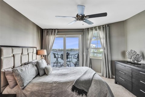 Condominio en venta en Fort Lauderdale, Florida, 3 dormitorios, 306.58 m2 № 2027285 - foto 23