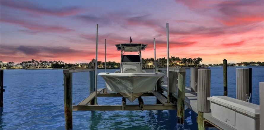 Condominio en Fort Lauderdale, Florida, 3 dormitorios  № 2027285