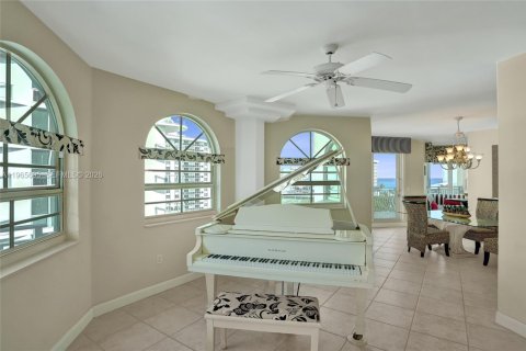 Condominio en venta en Fort Lauderdale, Florida, 3 dormitorios, 306.58 m2 № 2027285 - foto 9