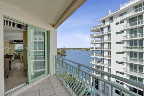 Condominio en venta en Fort Lauderdale, Florida, 3 dormitorios, 306.58 m2 № 2027285 - foto 30