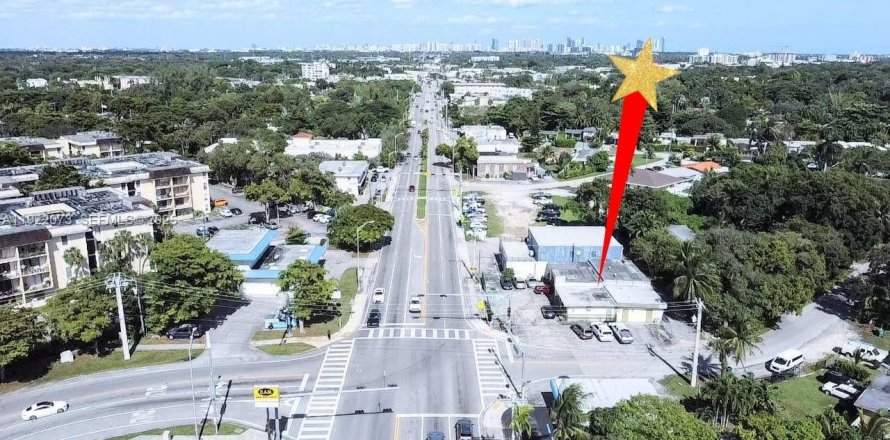 Propiedad comercial en Miami, Florida № 2038822