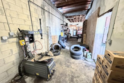 Propiedad comercial en venta en Miami, Florida № 2038822 - foto 16
