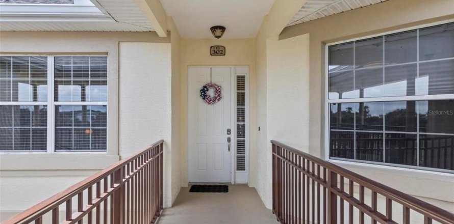 Condominio en Palm Coast, Florida, 3 dormitorios № 1782754