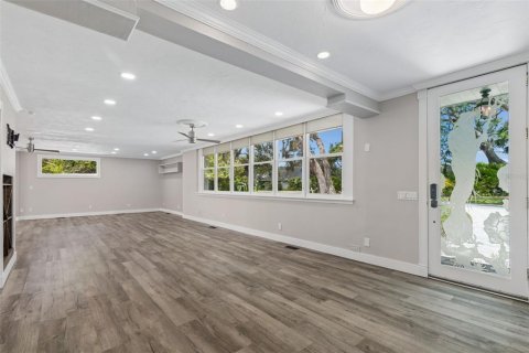 Villa ou maison à vendre à Tarpon Springs, Floride: 4 chambres, 217.21 m2 № 2312880 - photo 4