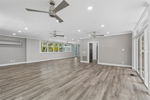 Villa ou maison à vendre à Tarpon Springs, Floride: 4 chambres, 217.21 m2 № 2312880 - photo 9