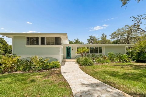 Villa ou maison à Tarpon Springs, Floride 4 chambres, 217.21 m2 № 2312880