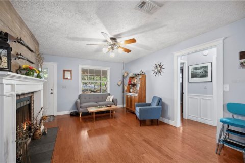 House in Dover, Florida 4 bedrooms, 176.14 sq.m. № 1673208 - photo 11