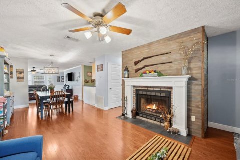 House in Dover, Florida 4 bedrooms, 176.14 sq.m. № 1673208 - photo 12