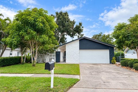Casa en Saint Petersburg, Florida 4 dormitorios, 166.95 m2 № 2371588