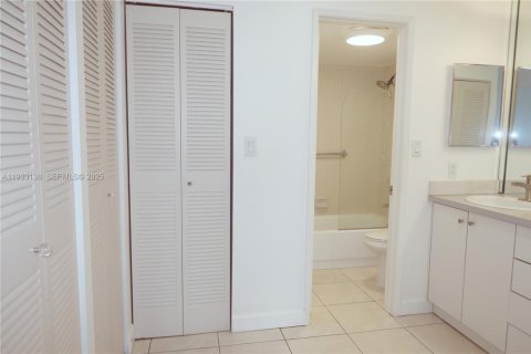 Condominio en alquiler en Aventura, Florida, 3 dormitorios, 134.71 m2 № 1991886 - foto 29