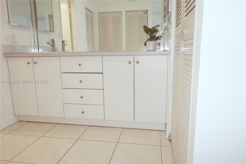 Condominio en alquiler en Aventura, Florida, 3 dormitorios, 134.71 m2 № 1991886 - foto 24