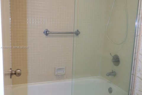 Condominio en alquiler en Aventura, Florida, 3 dormitorios, 134.71 m2 № 1991886 - foto 28