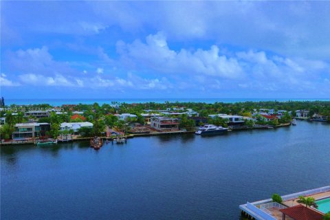 Condominio en alquiler en Aventura, Florida, 3 dormitorios, 134.71 m2 № 1991886 - foto 8