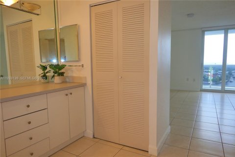 Condominio en alquiler en Aventura, Florida, 3 dormitorios, 134.71 m2 № 1991886 - foto 25