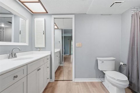 Condo in Clearwater, Florida, 2 bedrooms  № 2112165 - photo 17