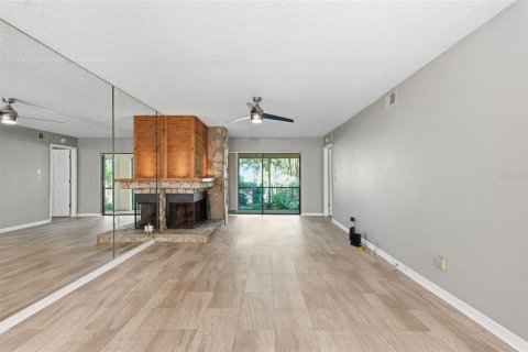 Condo in Clearwater, Florida, 2 bedrooms  № 2112165 - photo 5